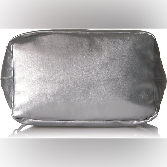 ๐6xHP!!๐๐ NWT! Silver Vegan Leather Bag ๐ - Picture 7 of 16